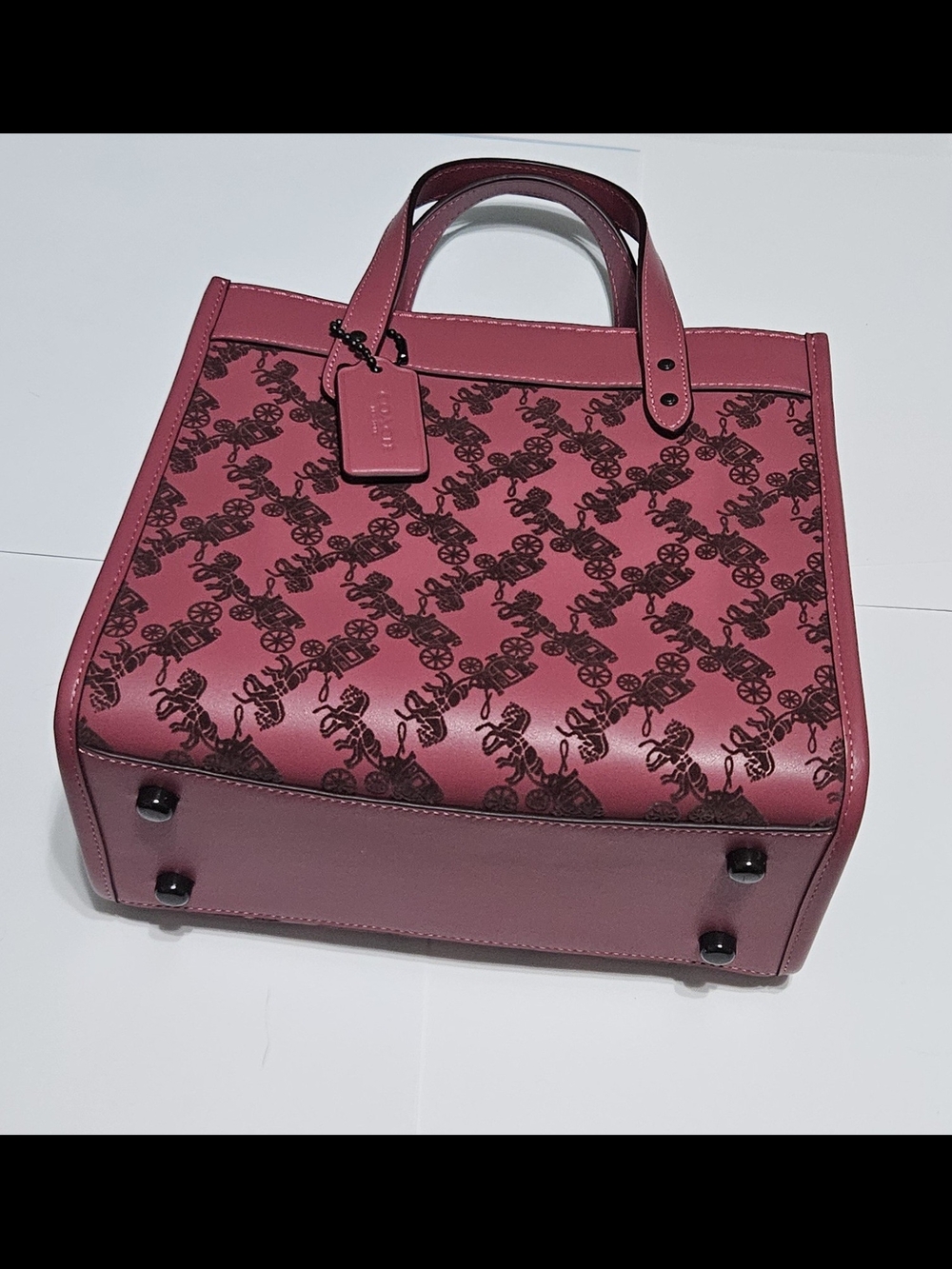 Coach Field Tote Bag 22 With Velvet Horse And Carriage in Rouge CD750 - Picture 3 of 16